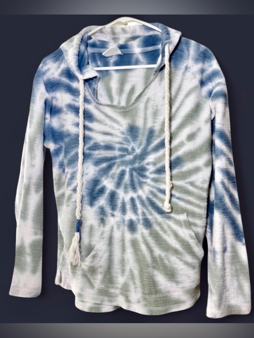 Dreamsicle Women’s Long Sleeve Hoodie Sweatshirt Drawstring, Tie-Dye Blue White